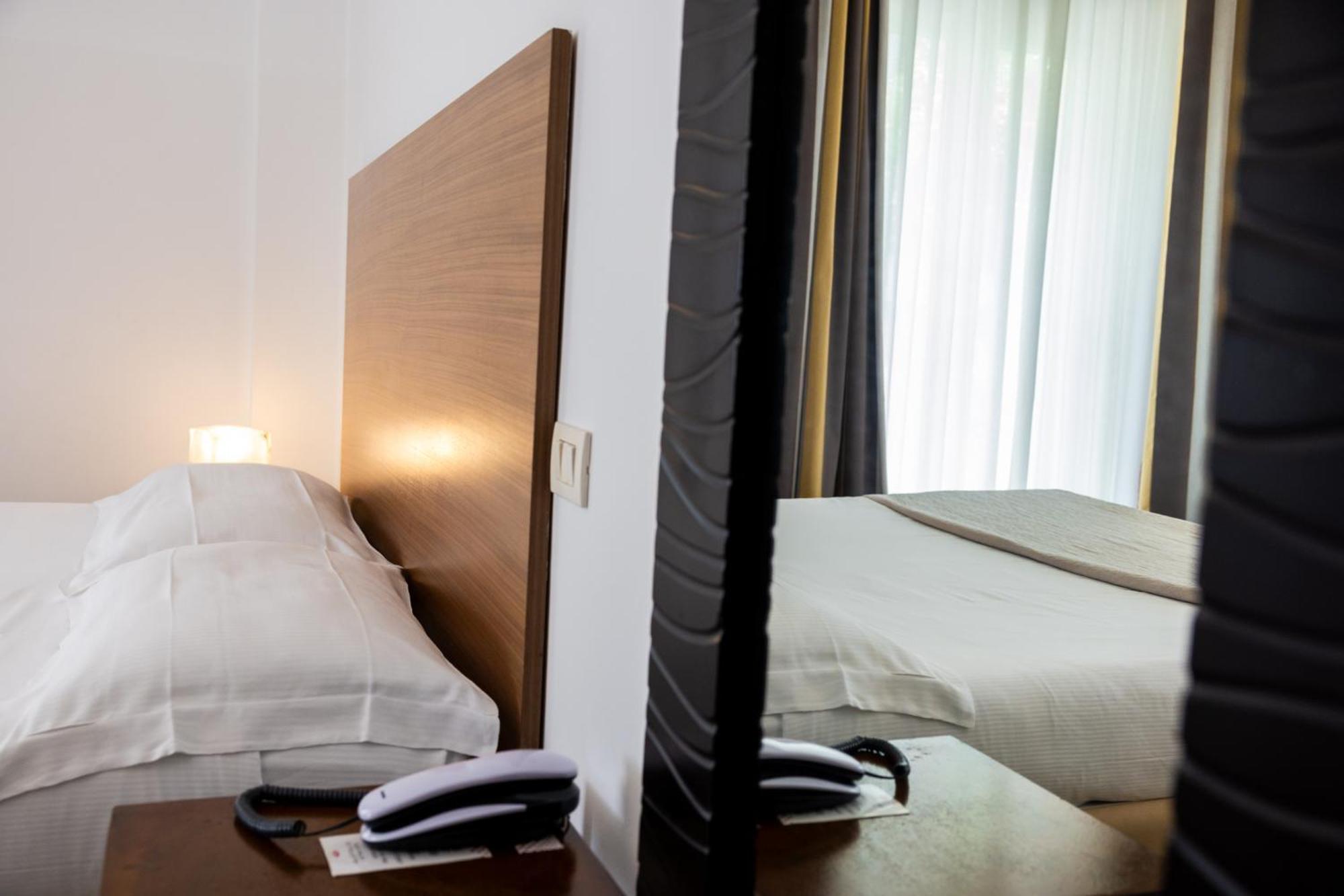 Habitación adaptada para personas con movilidad reducida - Cama grande