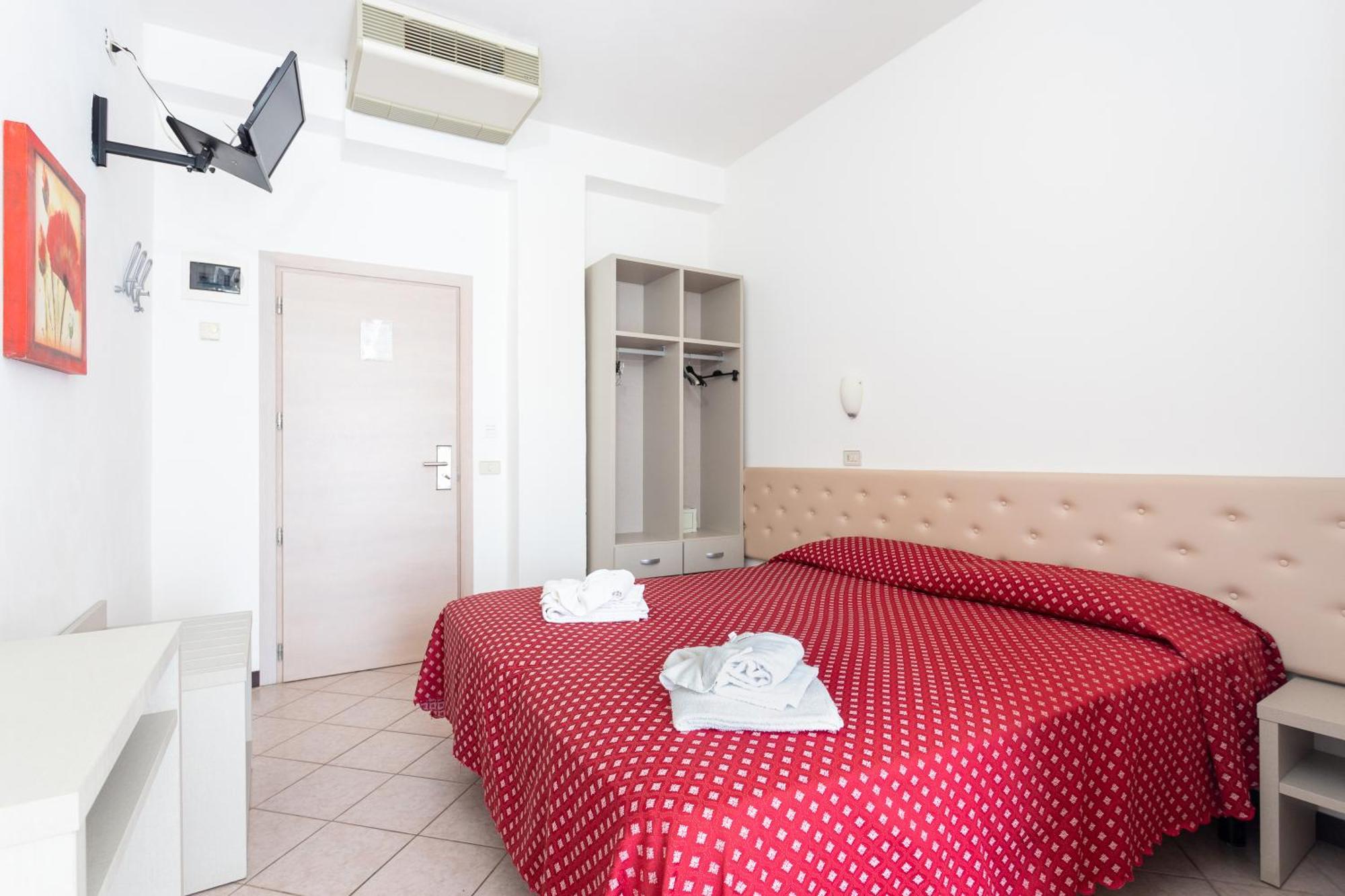 Deluxe Double or Twin Room with Sea View,1658769337:JPEG